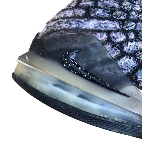 2019 Nike Lebron 17 Black White Size 6 - Picture 16 of 16